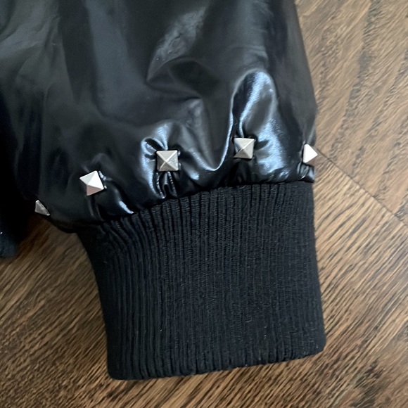 Generation Love quilted light puffer coat with silver grommets. - Picture 3 of 4